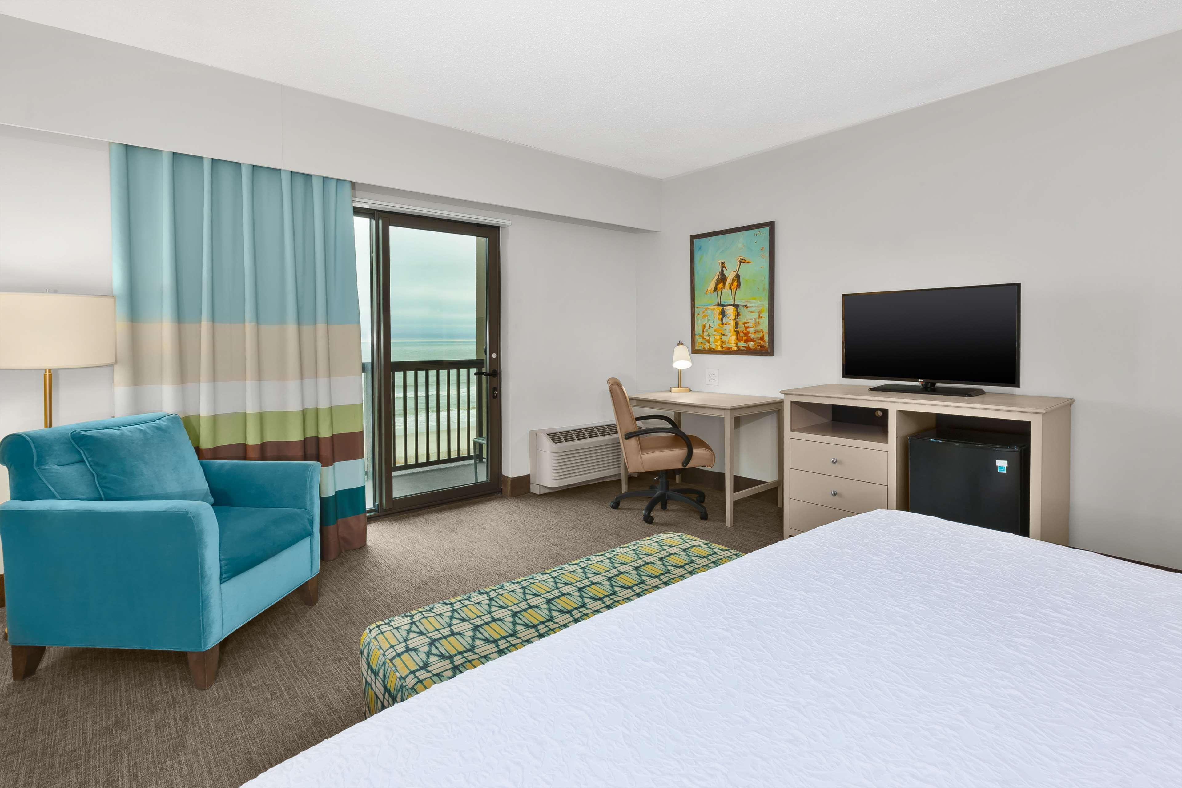 Hampton Inn & Suites By Hilton Carolina Beach Oceanfront Екстериор снимка