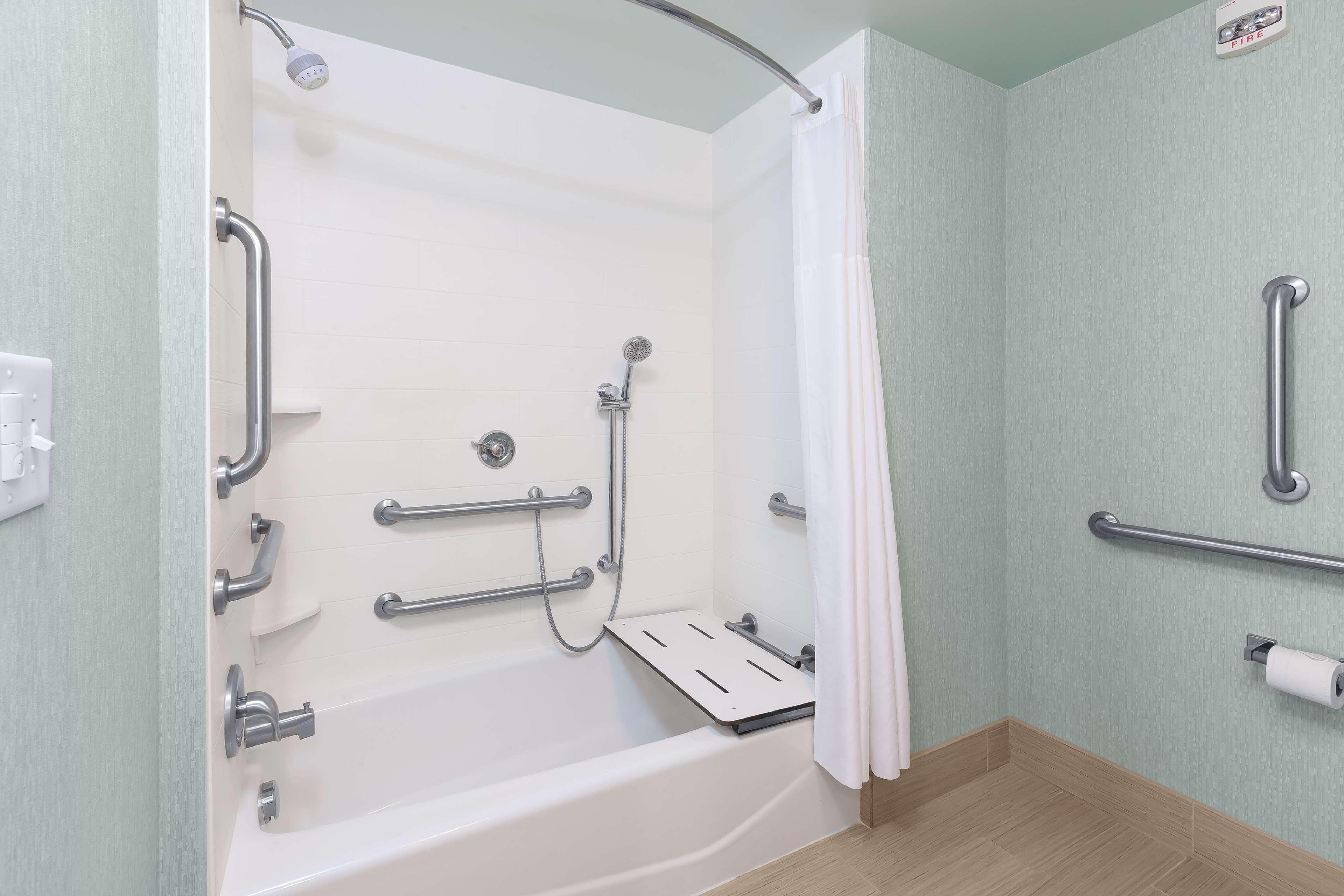 Hampton Inn & Suites By Hilton Carolina Beach Oceanfront Екстериор снимка