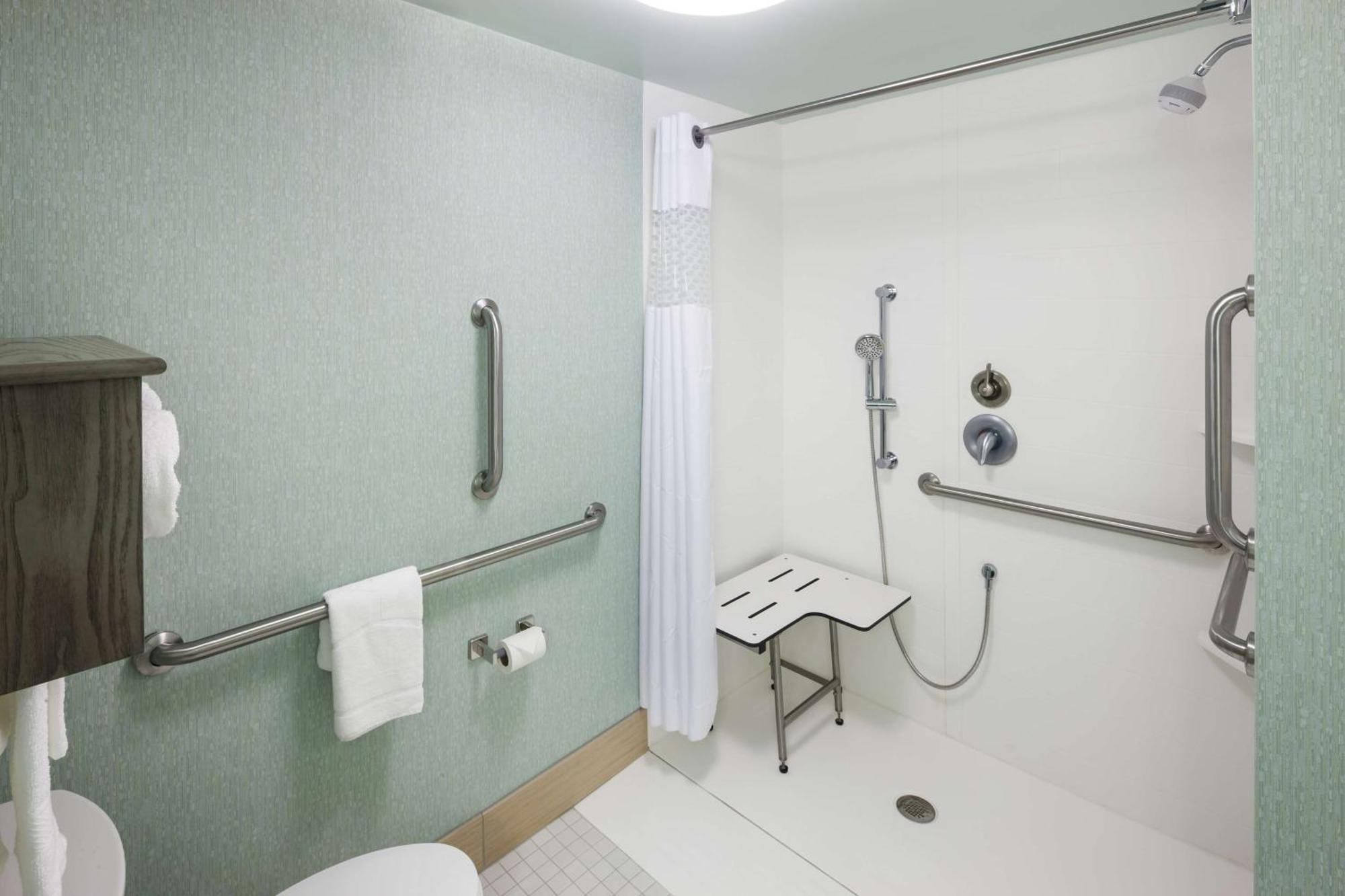 Hampton Inn & Suites By Hilton Carolina Beach Oceanfront Екстериор снимка