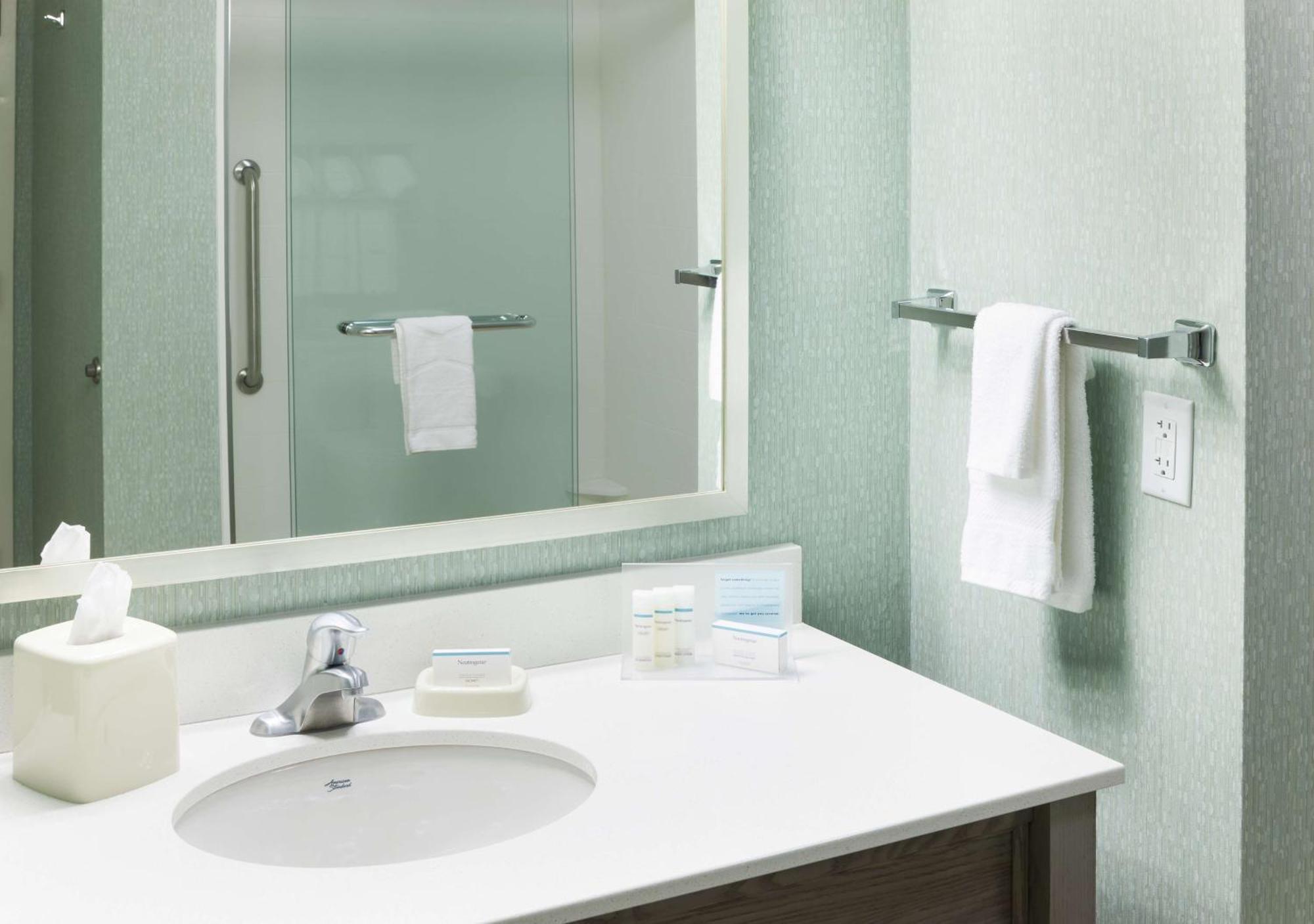 Hampton Inn & Suites By Hilton Carolina Beach Oceanfront Екстериор снимка