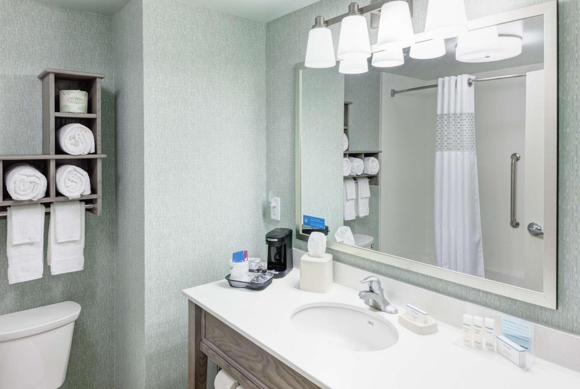 Hampton Inn & Suites By Hilton Carolina Beach Oceanfront Екстериор снимка