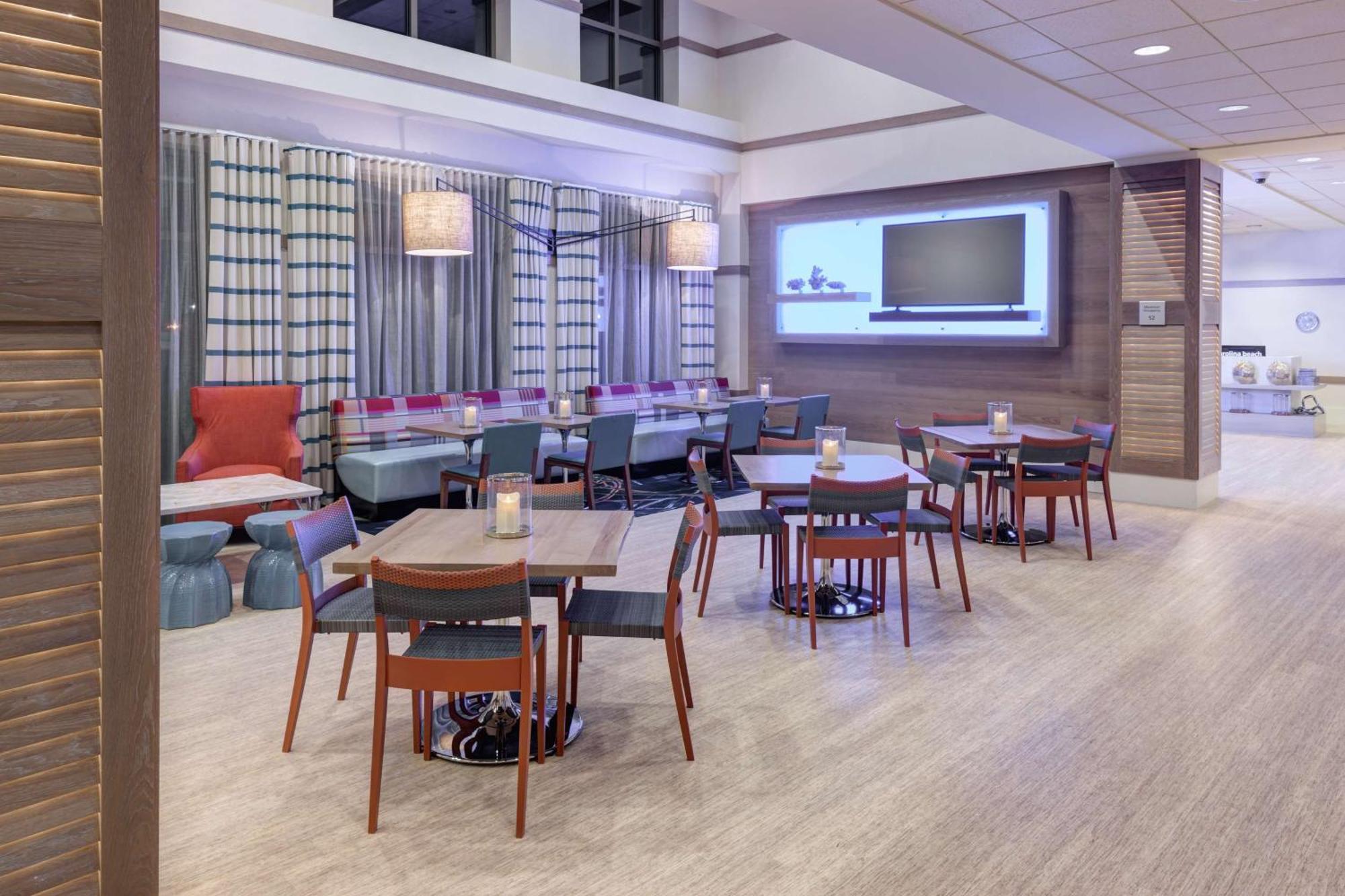 Hampton Inn & Suites By Hilton Carolina Beach Oceanfront Екстериор снимка