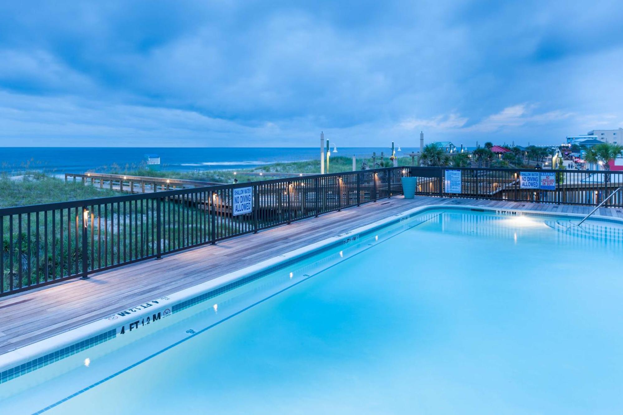 Hampton Inn & Suites By Hilton Carolina Beach Oceanfront Екстериор снимка