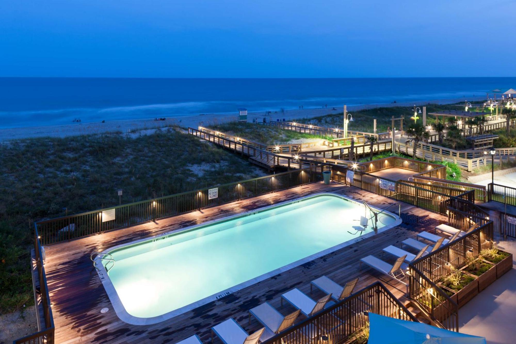 Hampton Inn & Suites By Hilton Carolina Beach Oceanfront Екстериор снимка