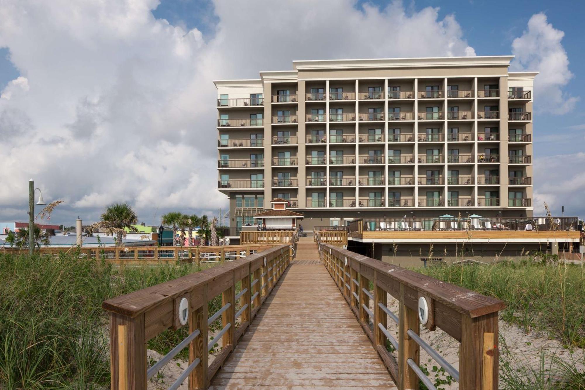 Hampton Inn & Suites By Hilton Carolina Beach Oceanfront Екстериор снимка
